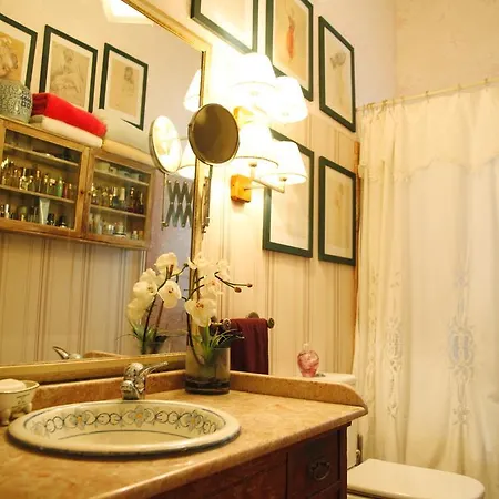 Margaret's House Apartment *